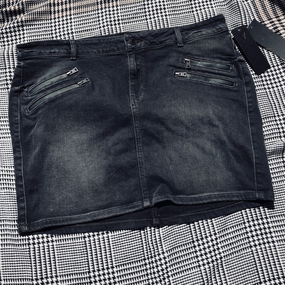 Guess Biker mini Skirt - Picture 3 of 8